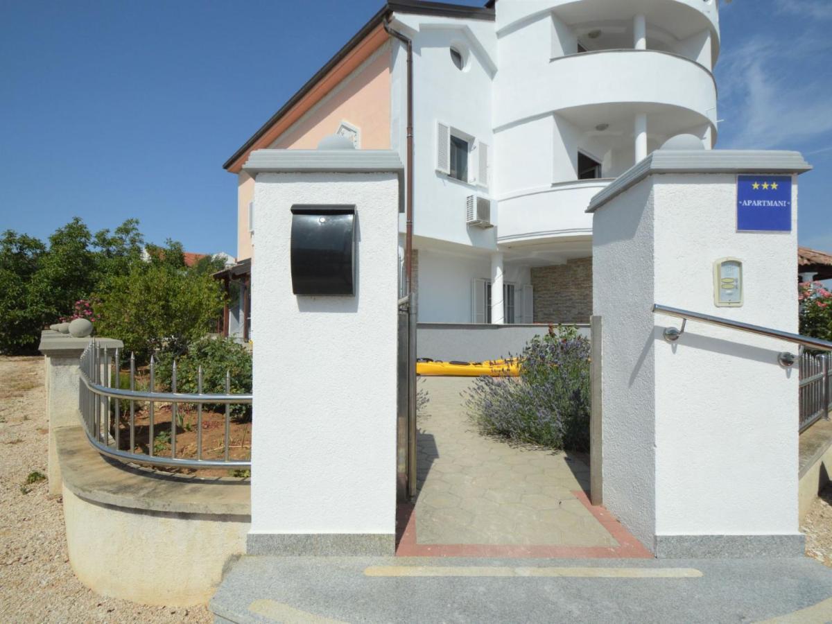 Apartment Ivana-4 By Interhome Raslina ภายนอก รูปภาพ